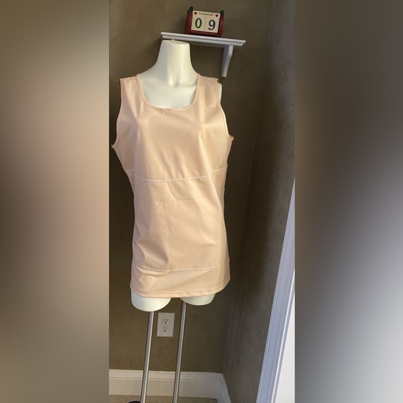 Womens Compression Tank in a 3XL. Women’s, beige - Picture 1 of 7
